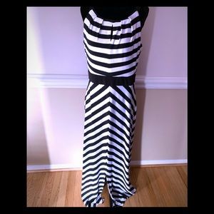 Black and white maxi dress- size M